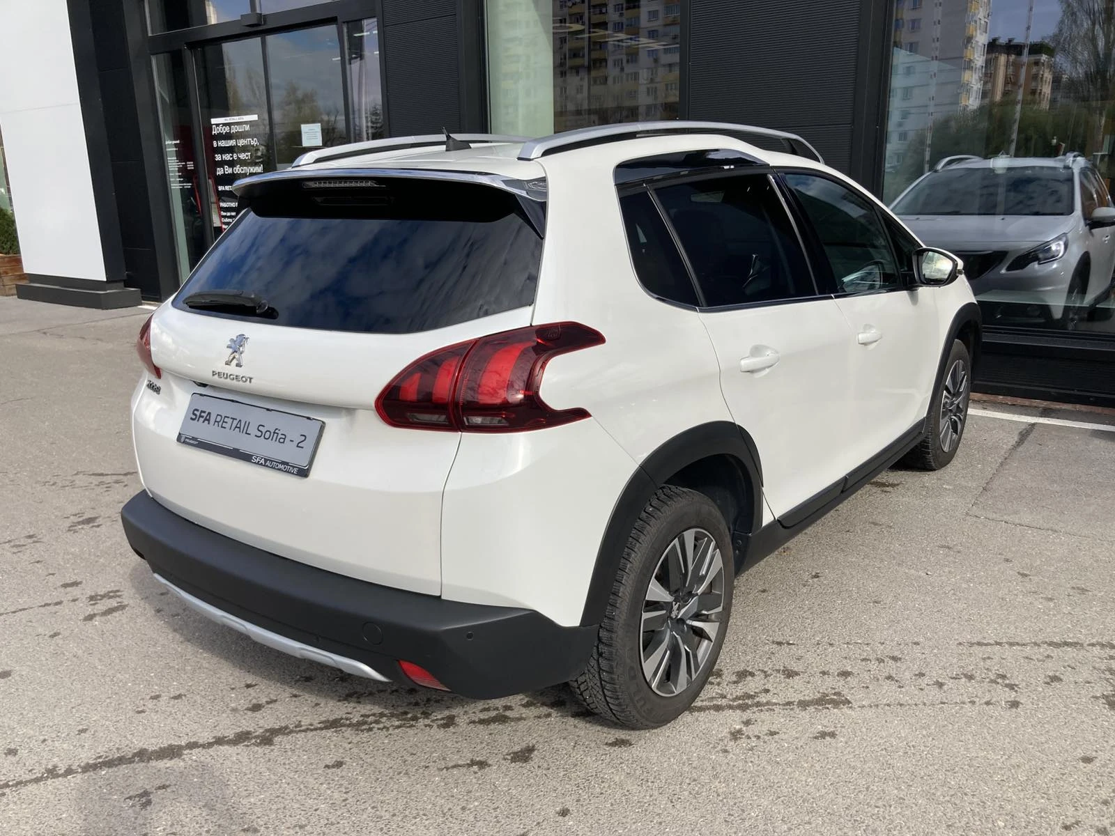 Peugeot 2008 ALLURE 1.2 e-THP 130 BVM6 STT EURO 6.2 - изображение 6