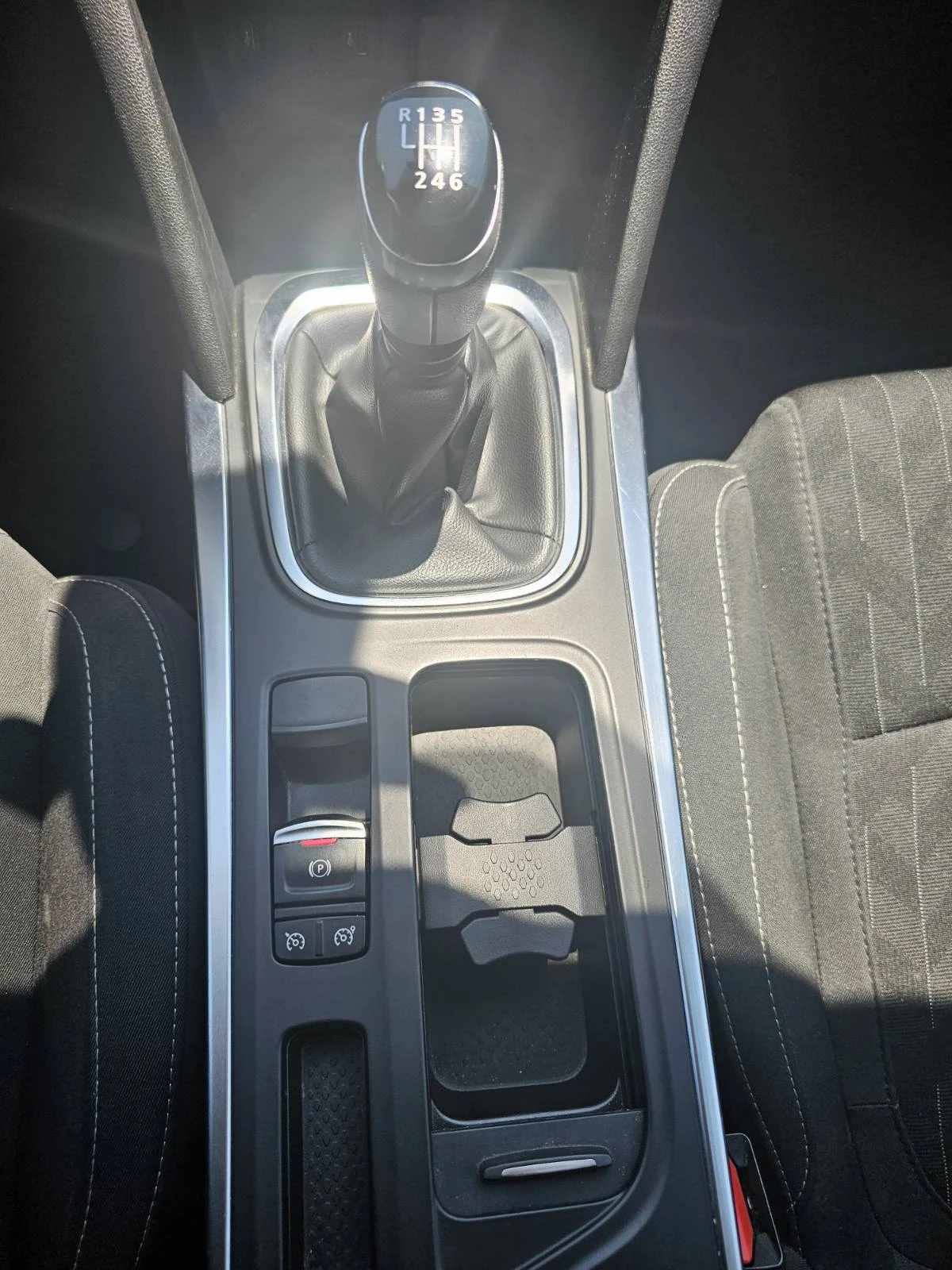 Renault Megane 1.3 TCe 115 - изображение 10