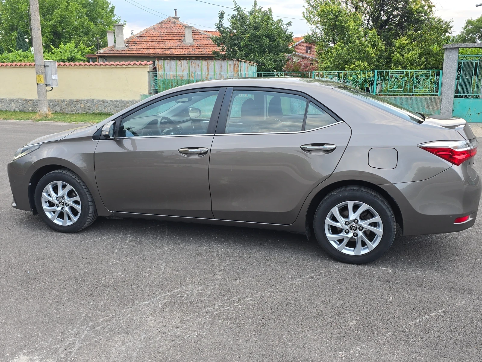 Toyota Corolla 1.6 VVTI - изображение 4