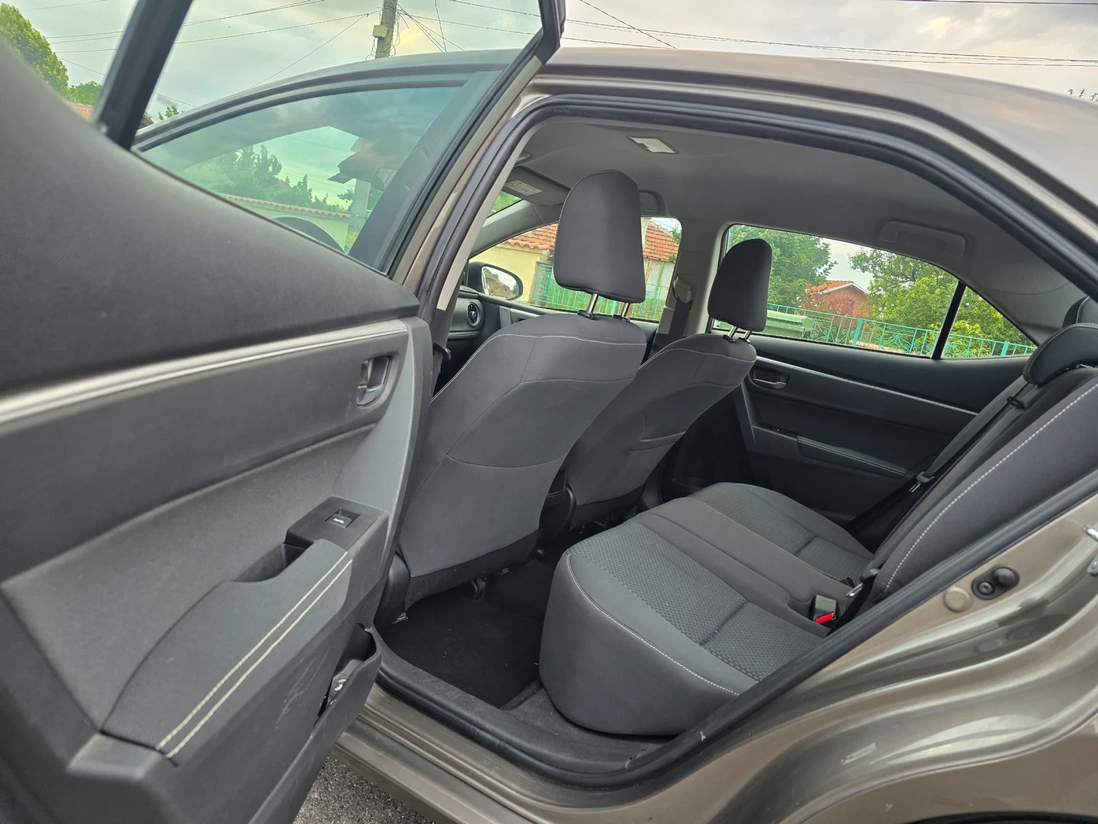 Toyota Corolla 1.6 VVTI - изображение 10
