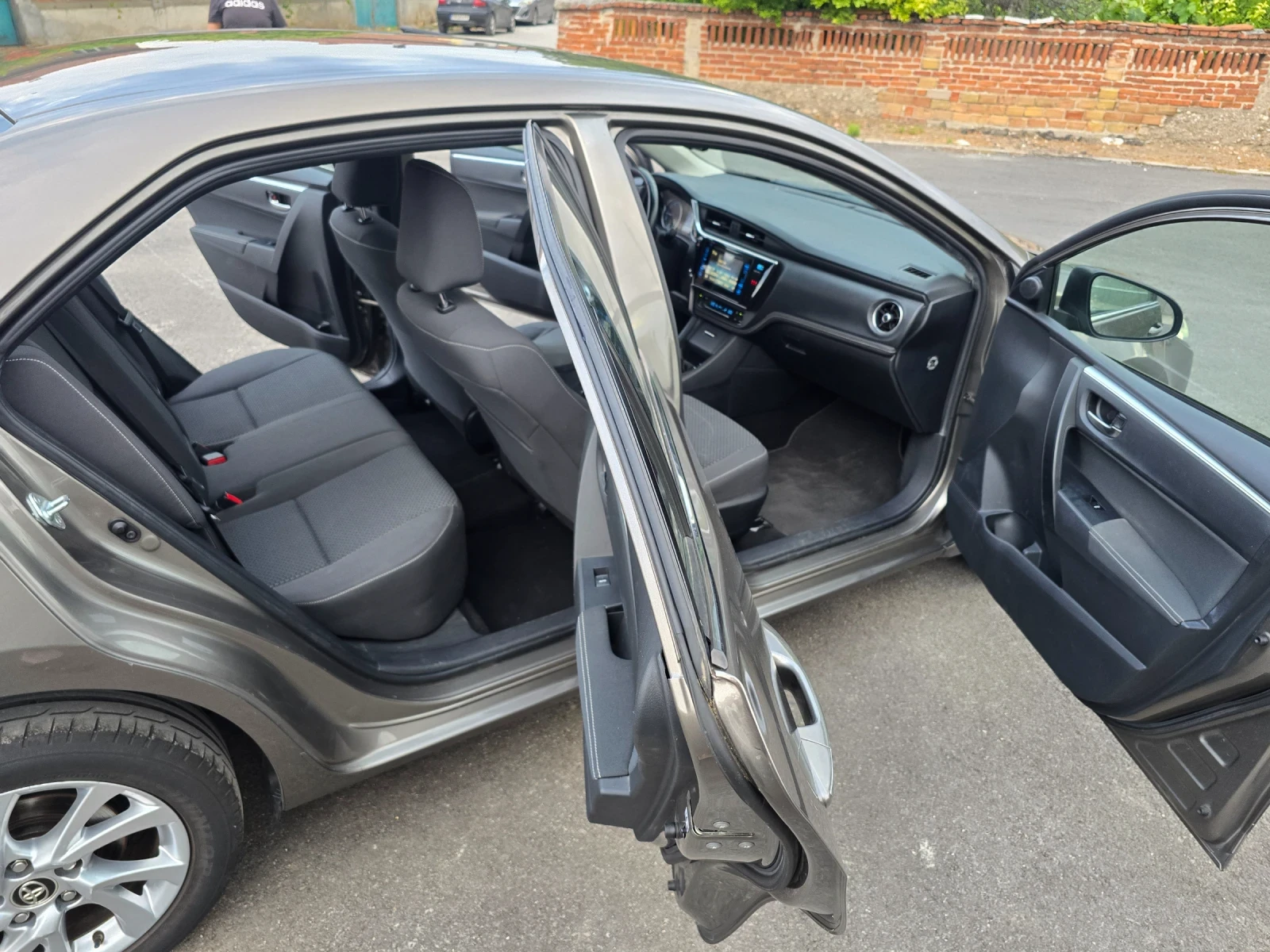 Toyota Corolla 1.6 VVTI - изображение 6