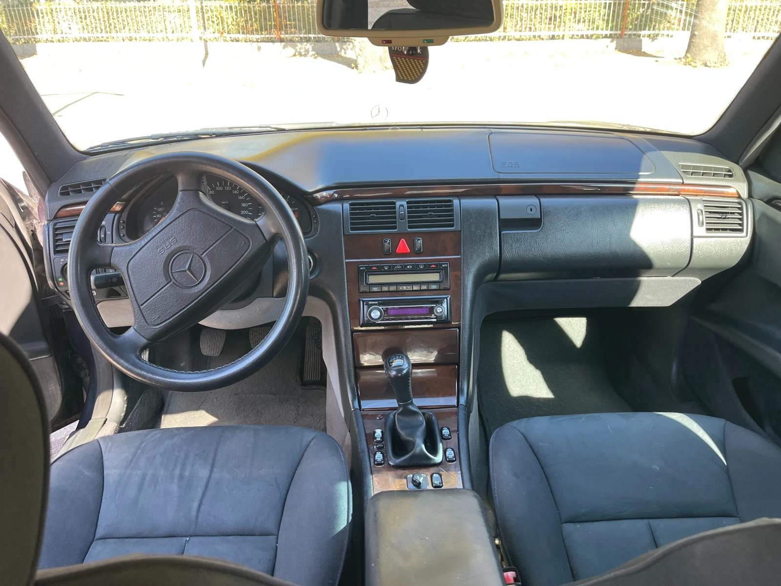 Mercedes-Benz E 250  - изображение 7