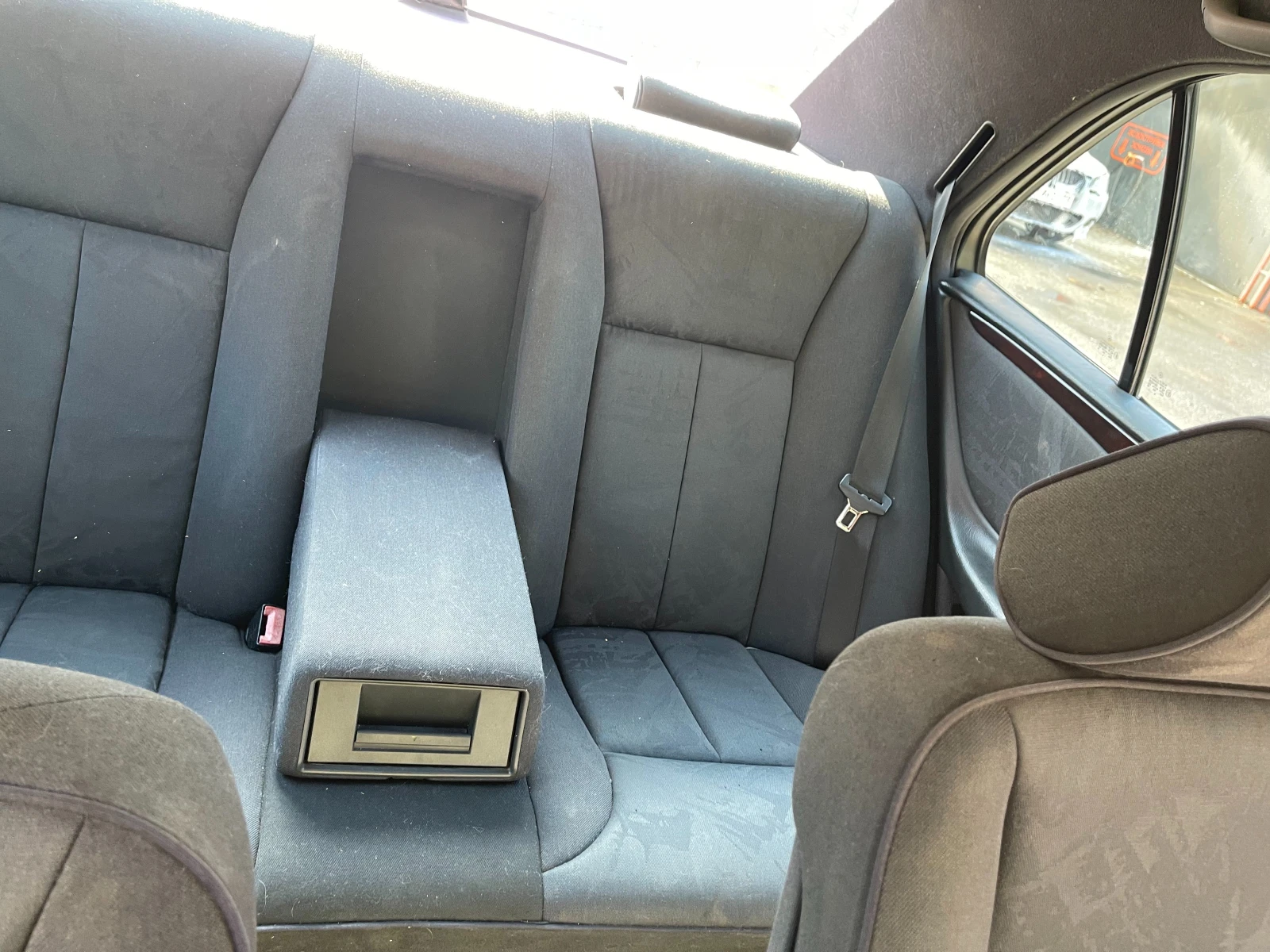 Mercedes-Benz E 250  - изображение 10