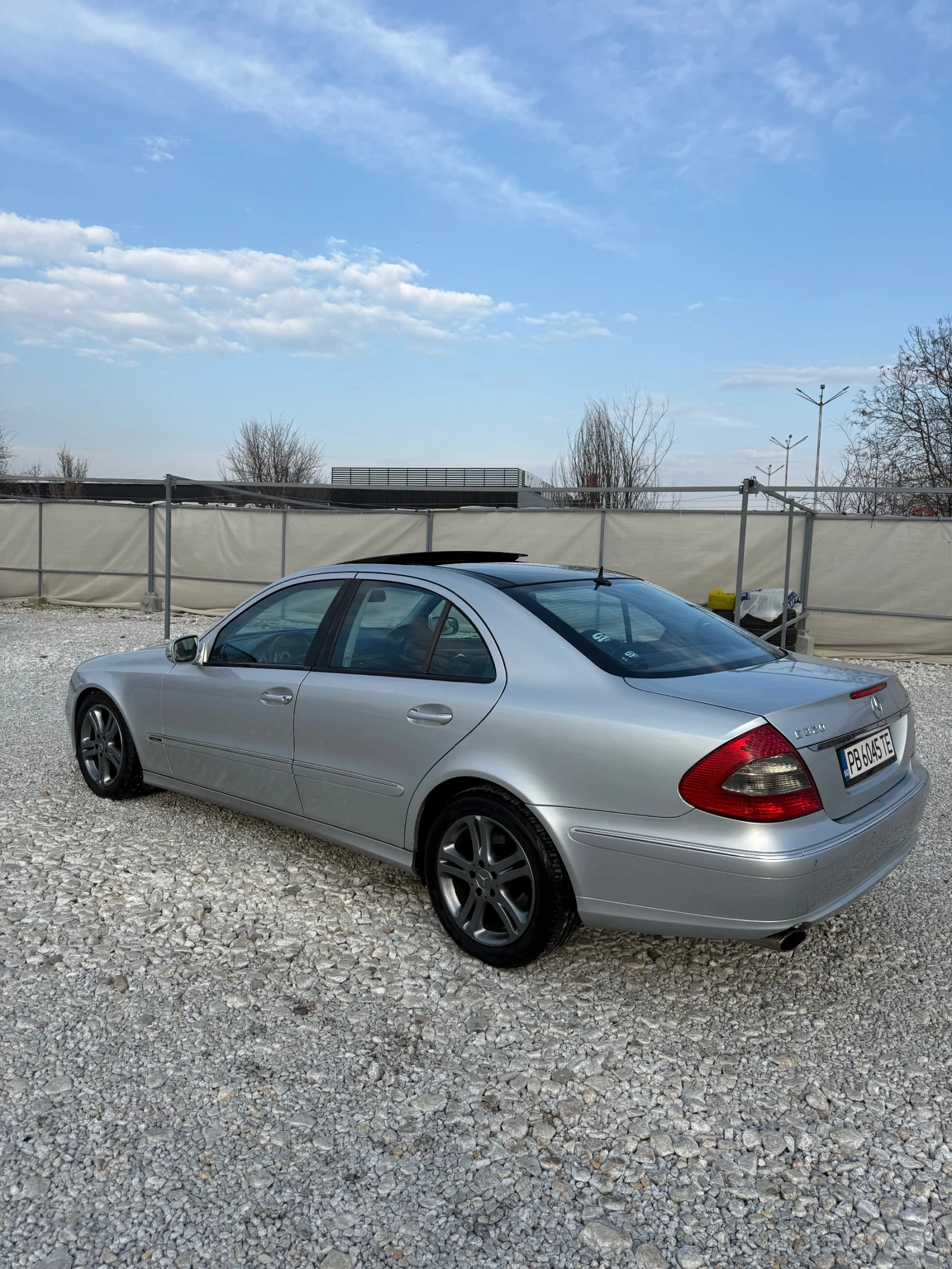 Mercedes-Benz E 320 Evo avantgarde, снимка 2 - Автомобили и джипове - 53732899