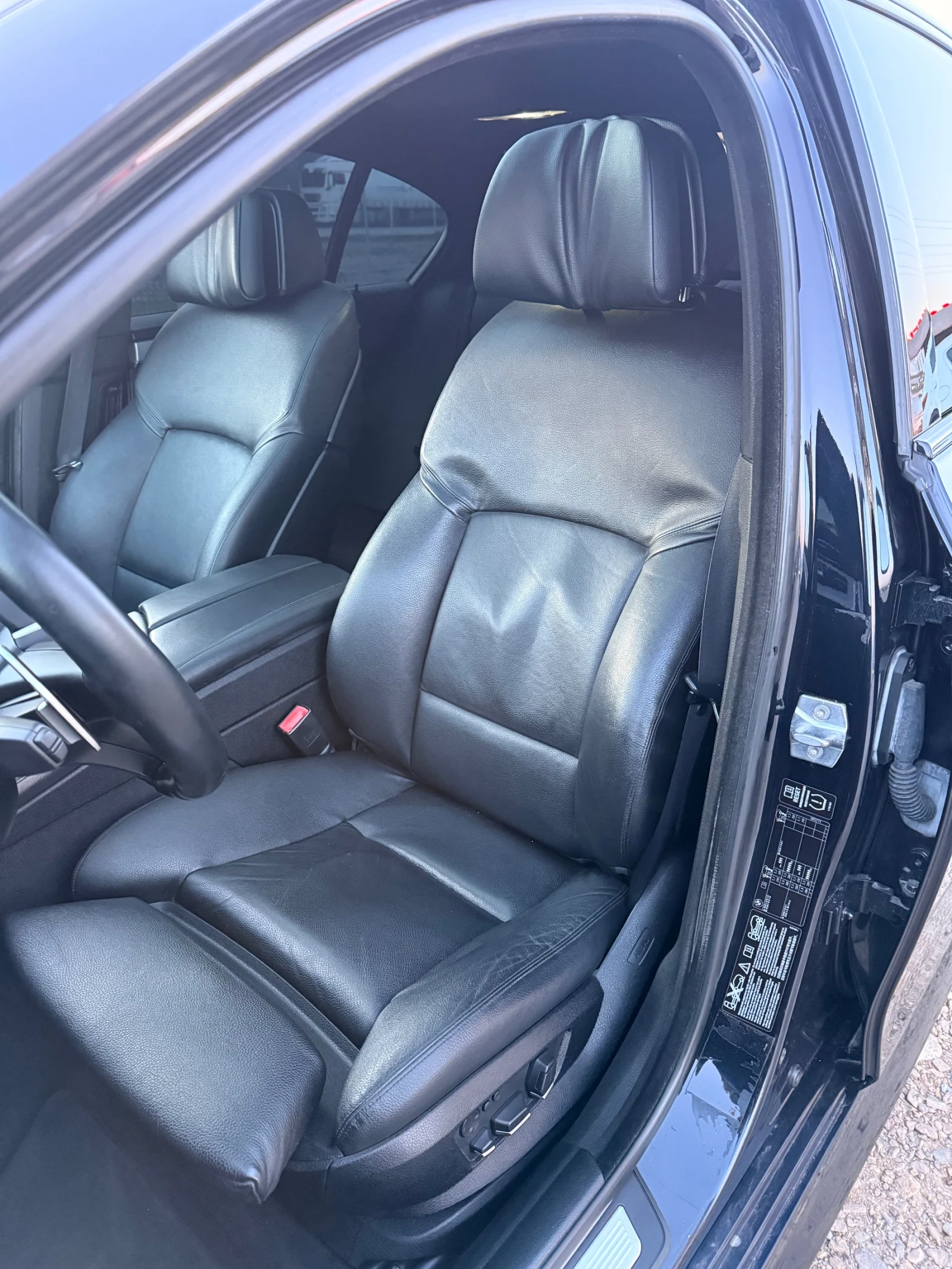 BMW 550 M Triple Turbo   xDriveAngel Eyes Bi-Xenon. Лизинг, снимка 10 - Автомобили и джипове - 53803220