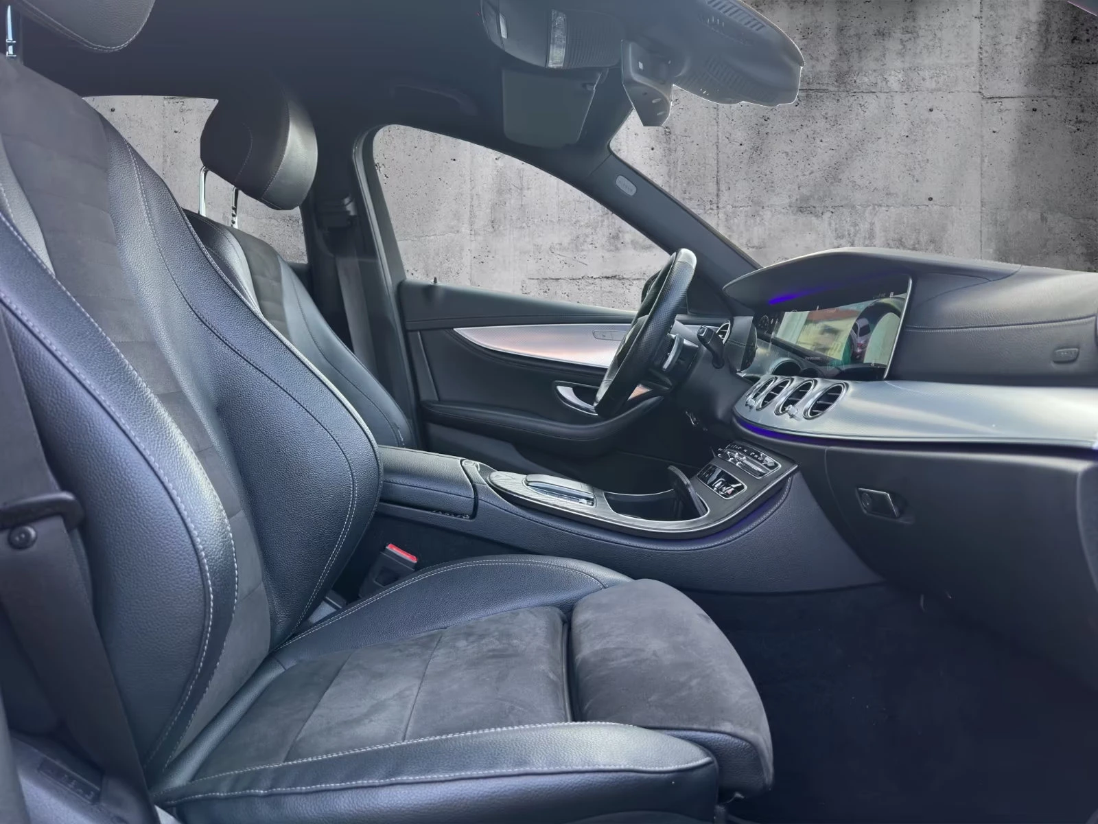 Mercedes-Benz E 220 d/AMG/194HP/HUD/360/NAVI/LED/KLESS/DIGI/ACC/924g, снимка 15 - Автомобили и джипове - 53829087