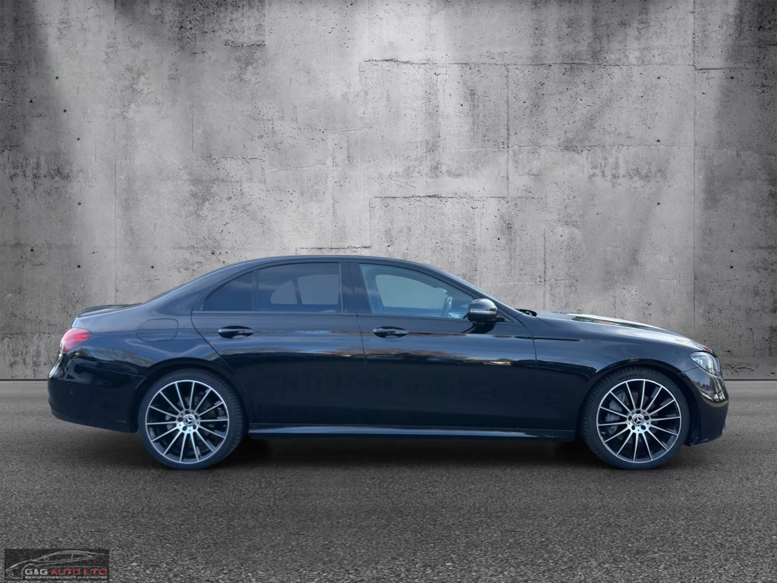 Mercedes-Benz E 220 d/AMG/194HP/HUD/360/NAVI/LED/KLESS/DIGI/ACC/924g, снимка 6 - Автомобили и джипове - 53829087