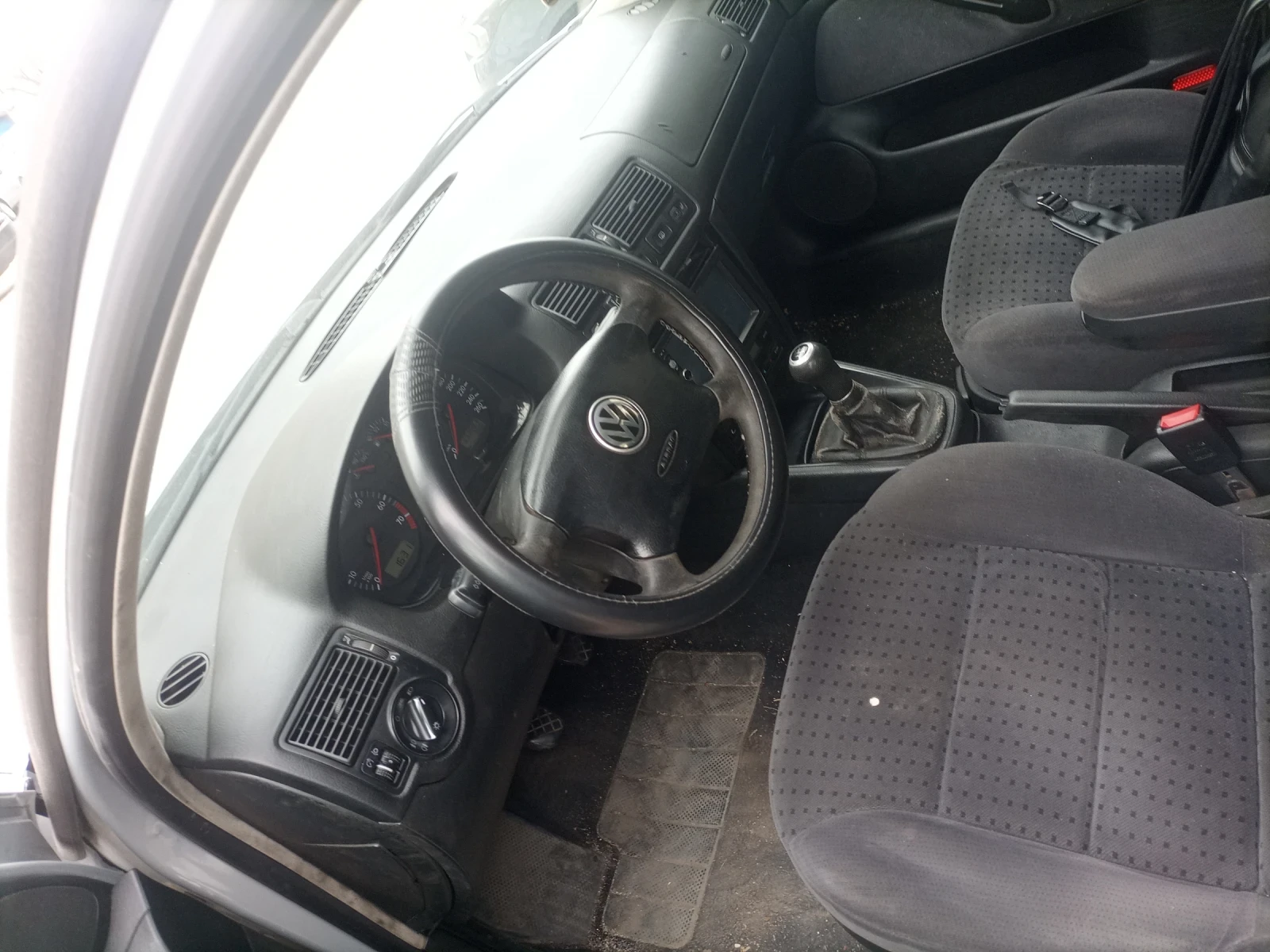 VW Golf, снимка 5 - Автомобили и джипове - 54228358