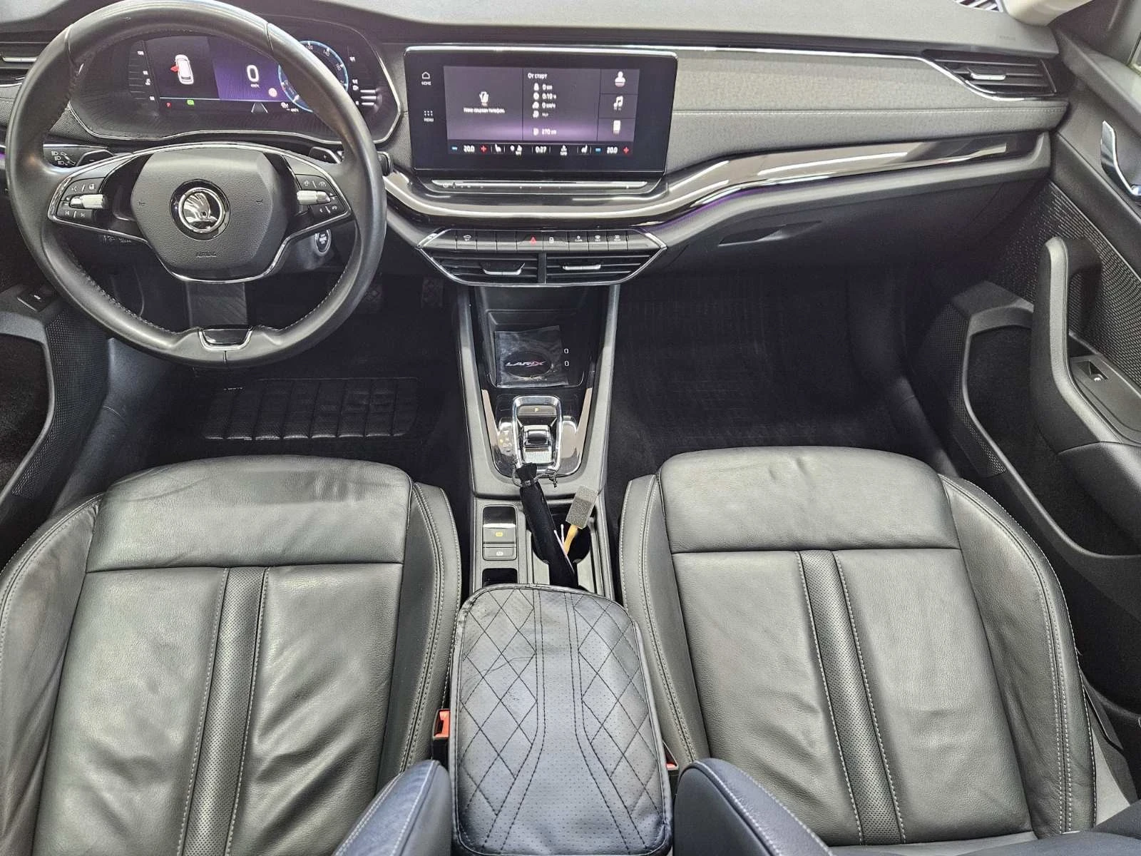 Skoda Octavia 2.0TDi/DSG, снимка 7 - Автомобили и джипове - 54042701