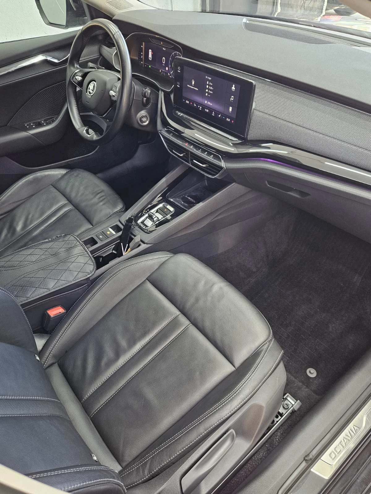 Skoda Octavia 2.0TDi/DSG, снимка 10 - Автомобили и джипове - 54042701