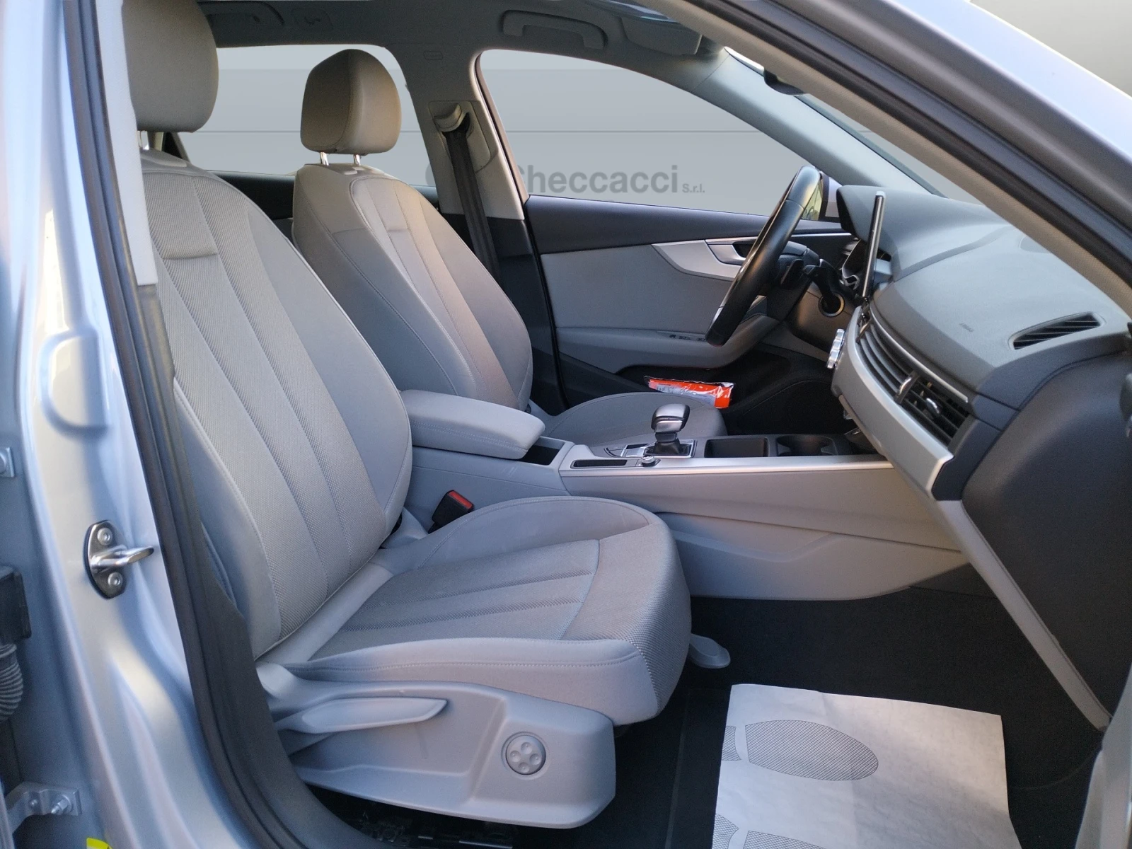 Audi A4 40 TDI Advanced, снимка 11 - Автомобили и джипове - 54328788