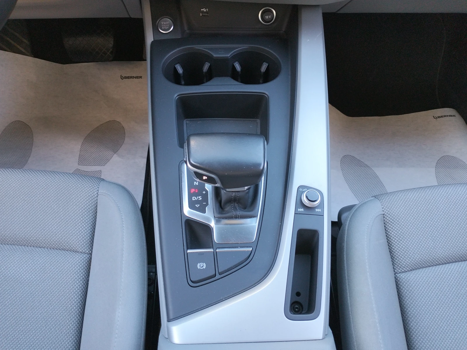 Audi A4 40 TDI Advanced, снимка 12 - Автомобили и джипове - 54328788