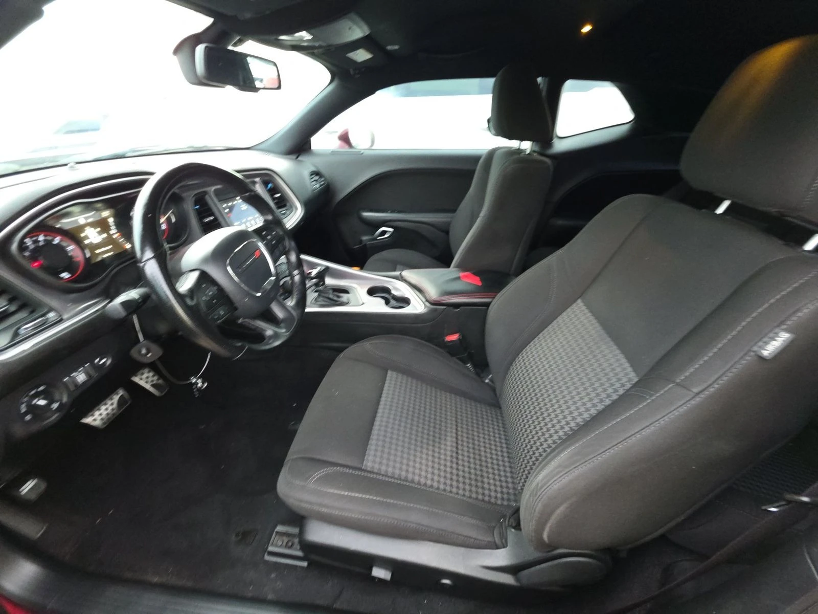 Dodge Challenger, снимка 10 - Автомобили и джипове - 54712561