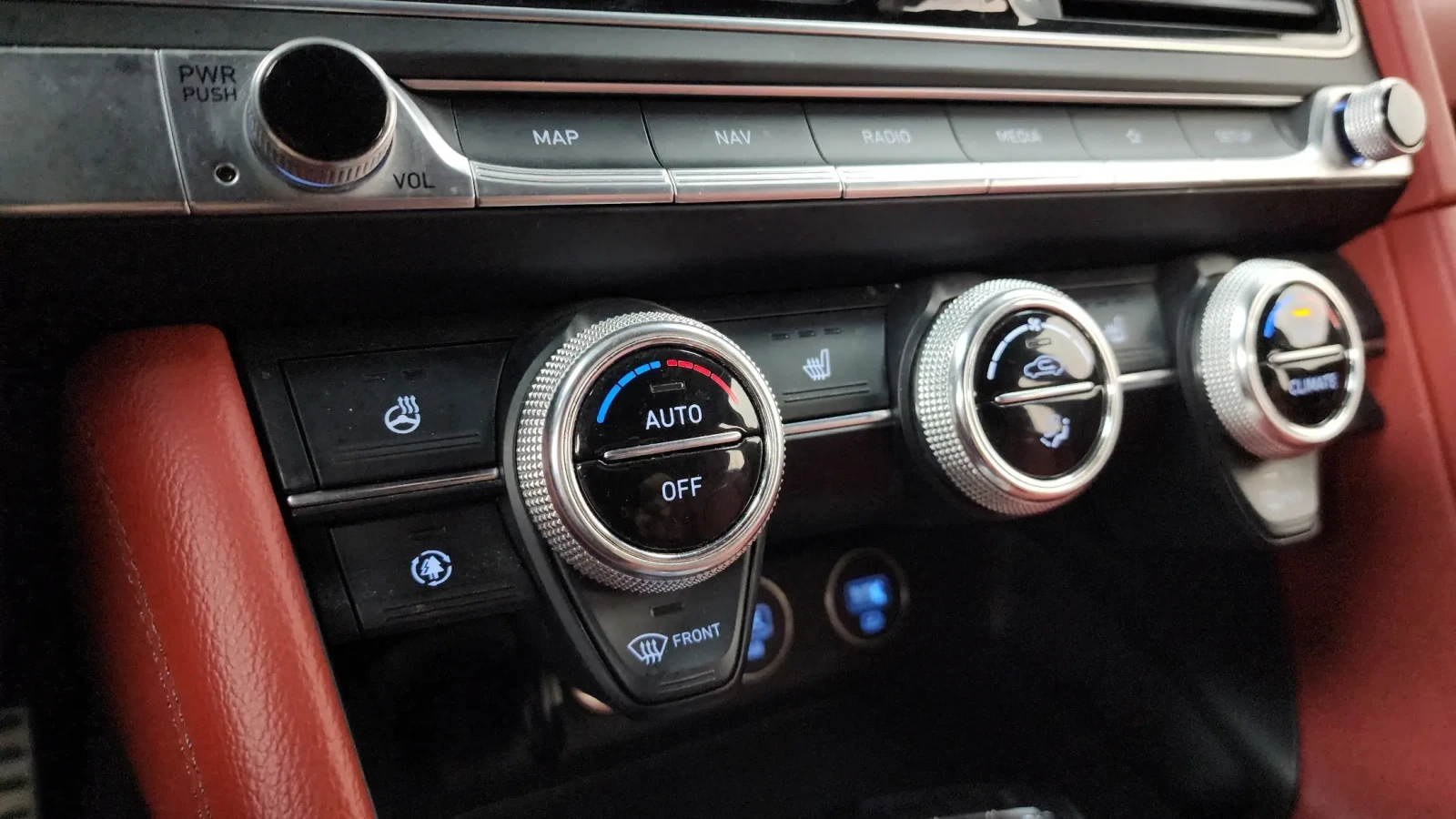 Genesis G70, снимка 16 - Автомобили и джипове - 54723612