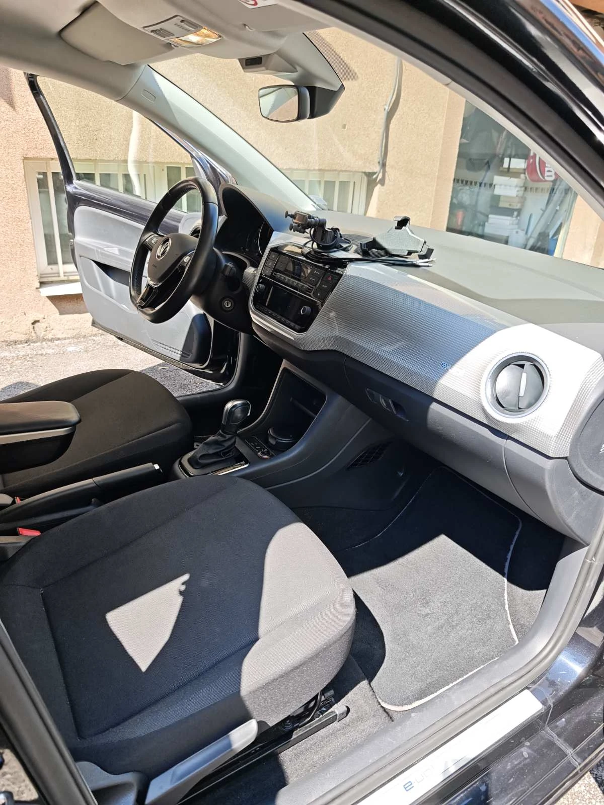 VW Up eUp!, снимка 7 - Автомобили и джипове - 54790044