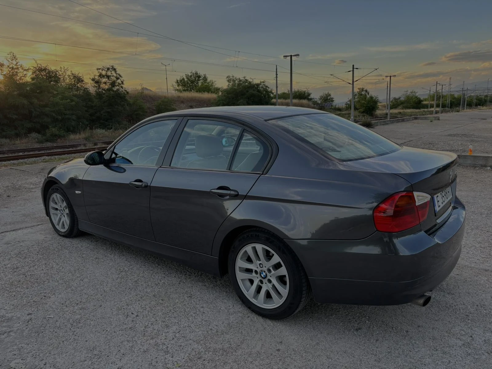 BMW 320, снимка 6 - Автомобили и джипове - 54918275