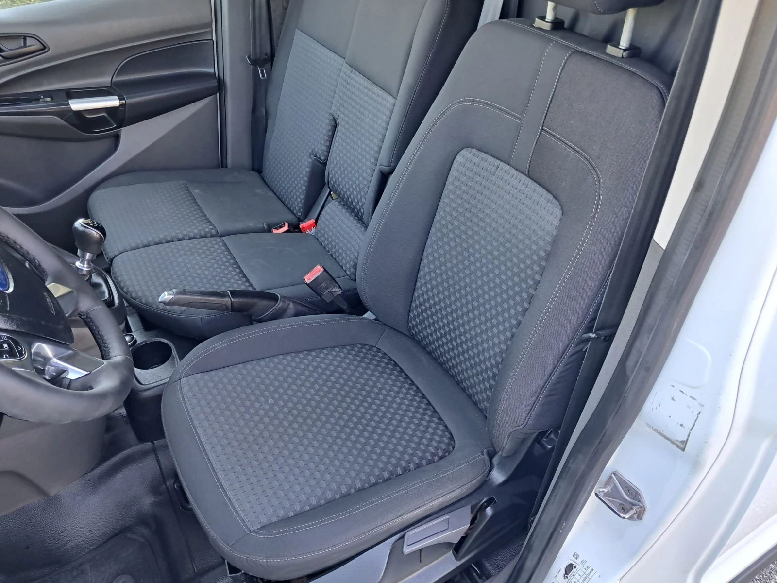 Ford Connect 1.5 eco blu Euro 6D, снимка 10 - Автомобили и джипове - 55140195