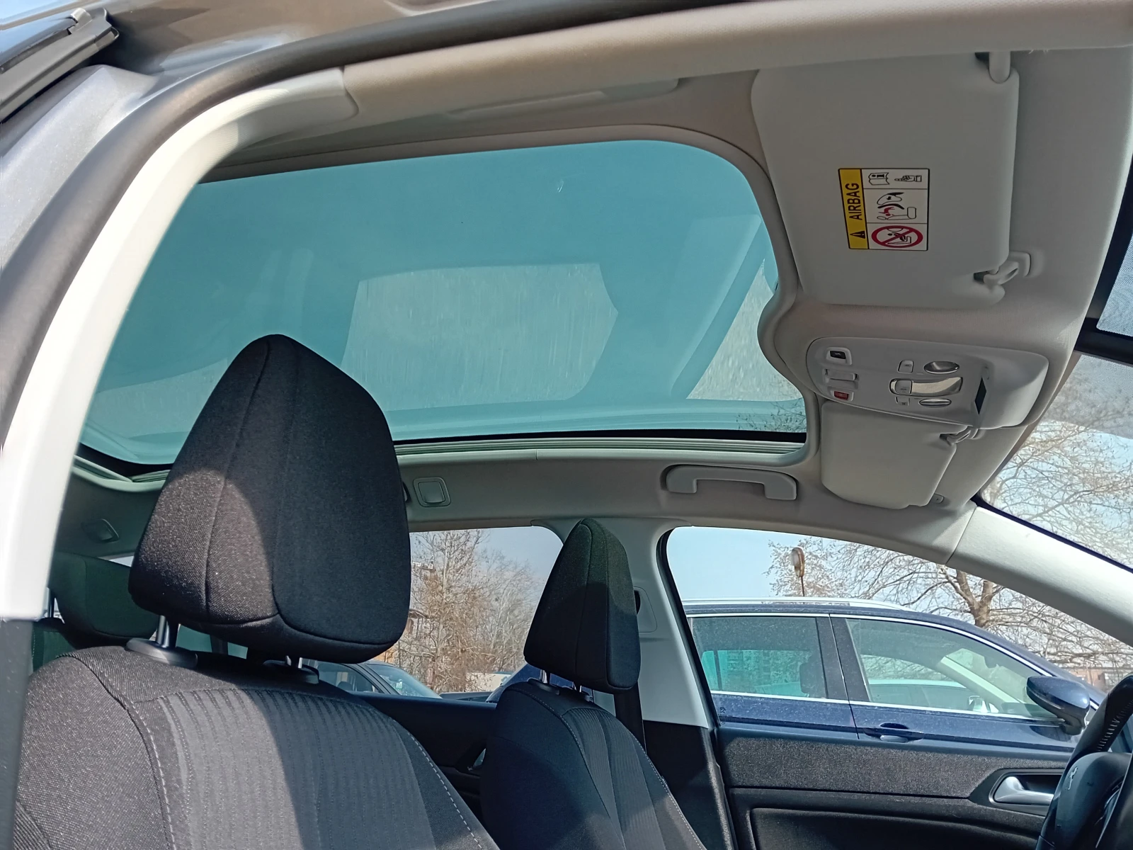 Peugeot 308 PANORAMA/NAVI/KAMERA EURO 6, снимка 11 - Автомобили и джипове - 55197092
