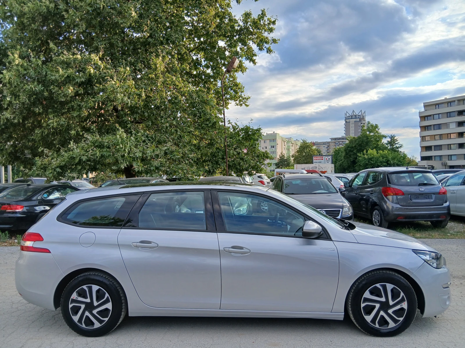 Peugeot 308 PANORAMA/NAVI/KAMERA EURO 6, снимка 3 - Автомобили и джипове - 55197092