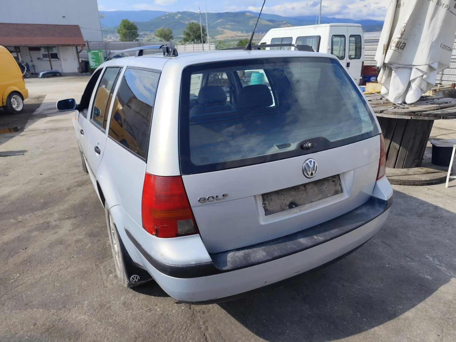 VW Golf 4 - 1.4, снимка 3 - Автомобили и джипове - 55216282