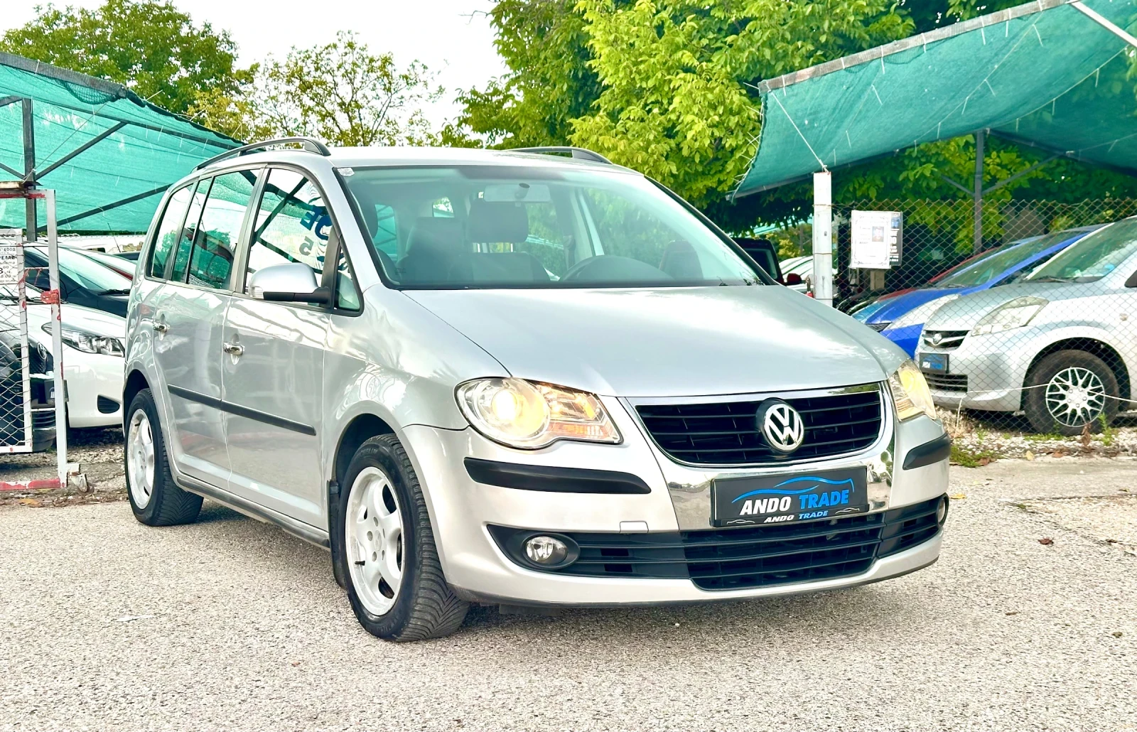 VW Touran 1.9 TDI, снимка 3 - Автомобили и джипове - 55386264