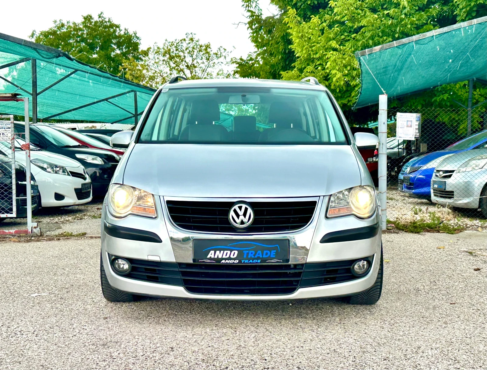 VW Touran 1.9 TDI, снимка 2 - Автомобили и джипове - 55386264