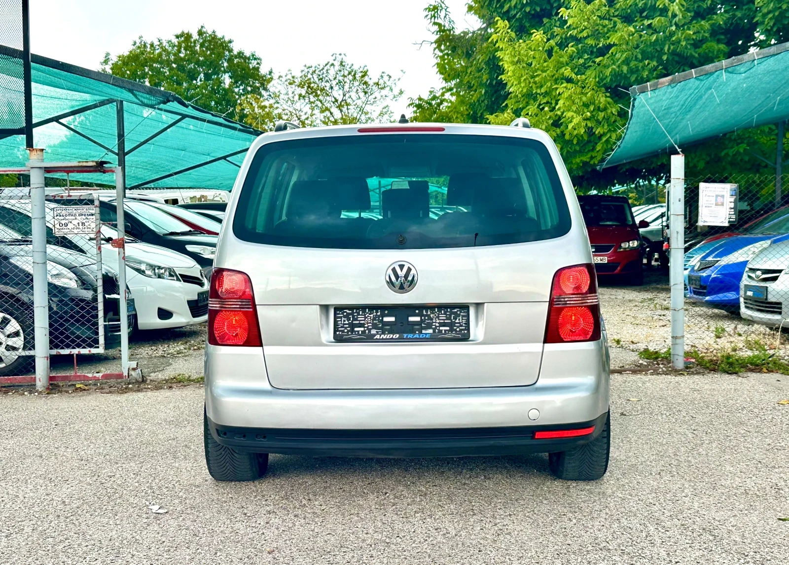 VW Touran 1.9 TDI, снимка 6 - Автомобили и джипове - 55386264