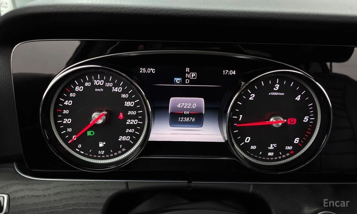 Mercedes-Benz E 220, снимка 8 - Автомобили и джипове - 55510520