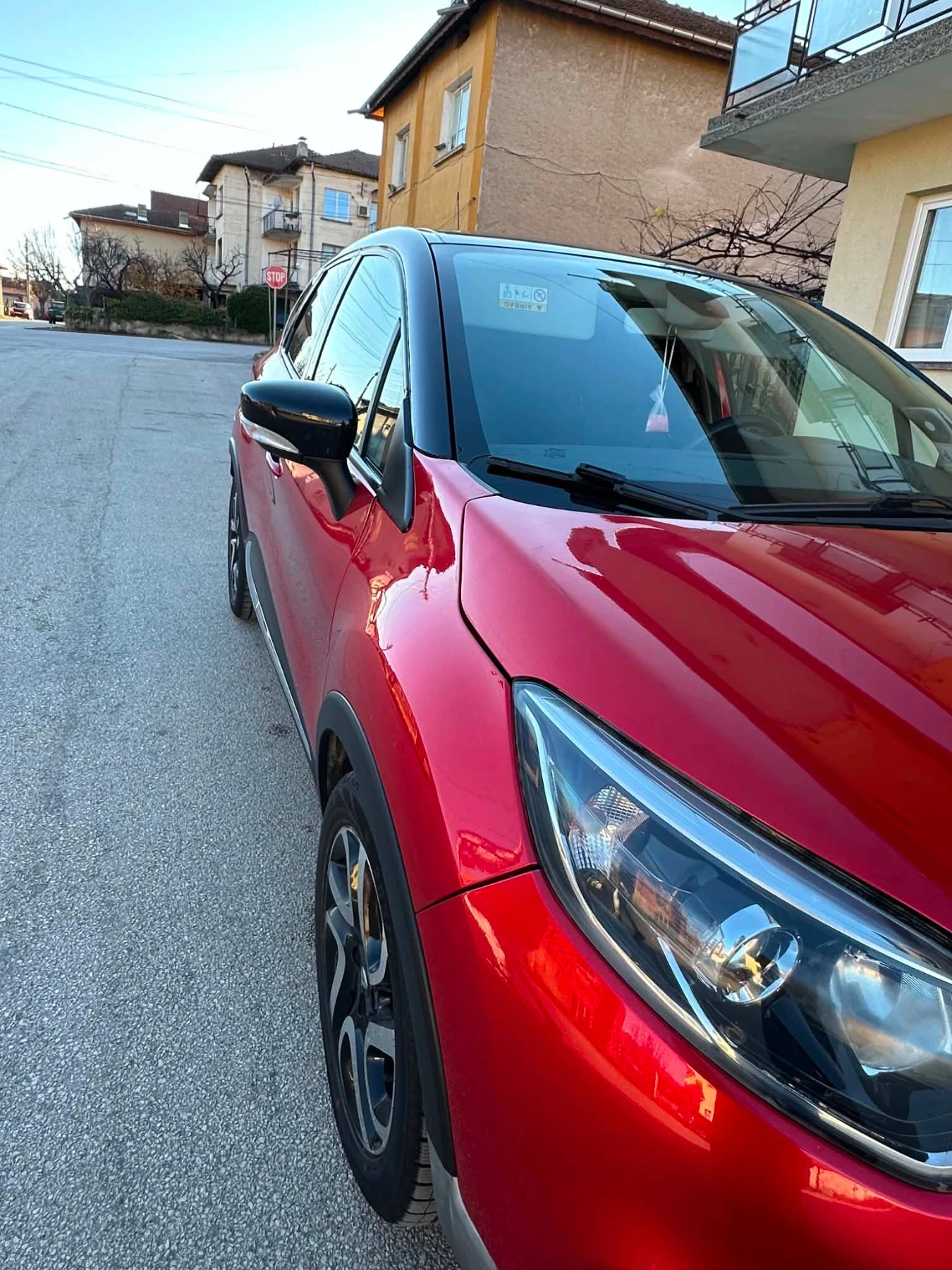 Renault Captur 1.2TCe, снимка 2 - Автомобили и джипове - 55938176
