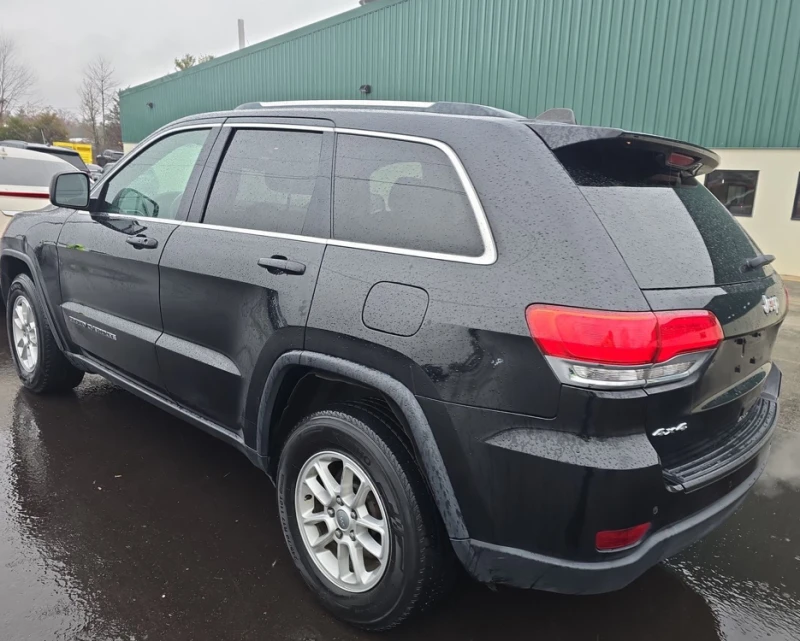 Jeep Grand cherokee КОЖА* ПОДГРЕВ* КЕЙЛЕС* CARPLAY* КАМЕРА* , снимка 2 - Автомобили и джипове - 48136159