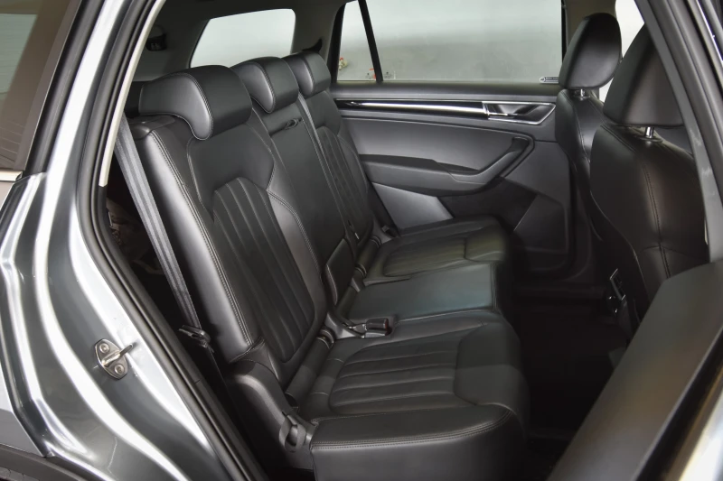 Skoda Kodiaq L&K/CANTON/360Камера/7МЕСТЕН/ДАНЪЧЕН КРЕДИТ, снимка 9 - Автомобили и джипове - 51294889