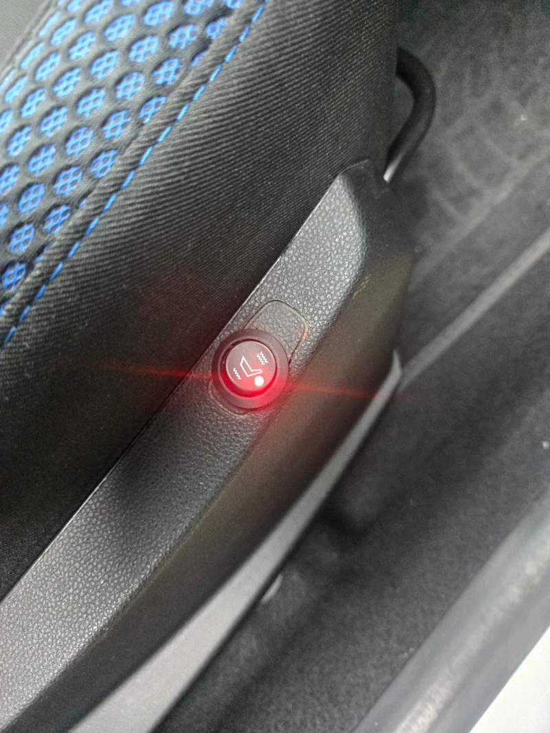 Dacia Duster, снимка 6 - Автомобили и джипове - 52282124