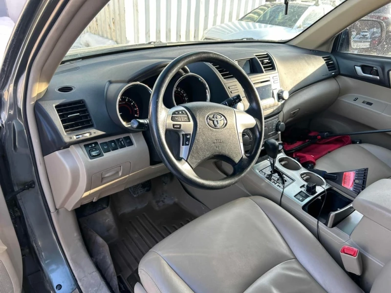 Toyota Highlander * 4WD 4dr * CARFAX * БЕЗ ПЪРВОНАЧАЛНА ВНОСКА, снимка 5 - Автомобили и джипове - 53426395