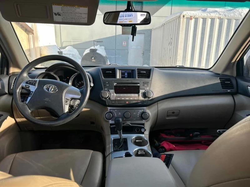 Toyota Highlander * 4WD 4dr * CARFAX * БЕЗ ПЪРВОНАЧАЛНА ВНОСКА, снимка 9 - Автомобили и джипове - 53426395