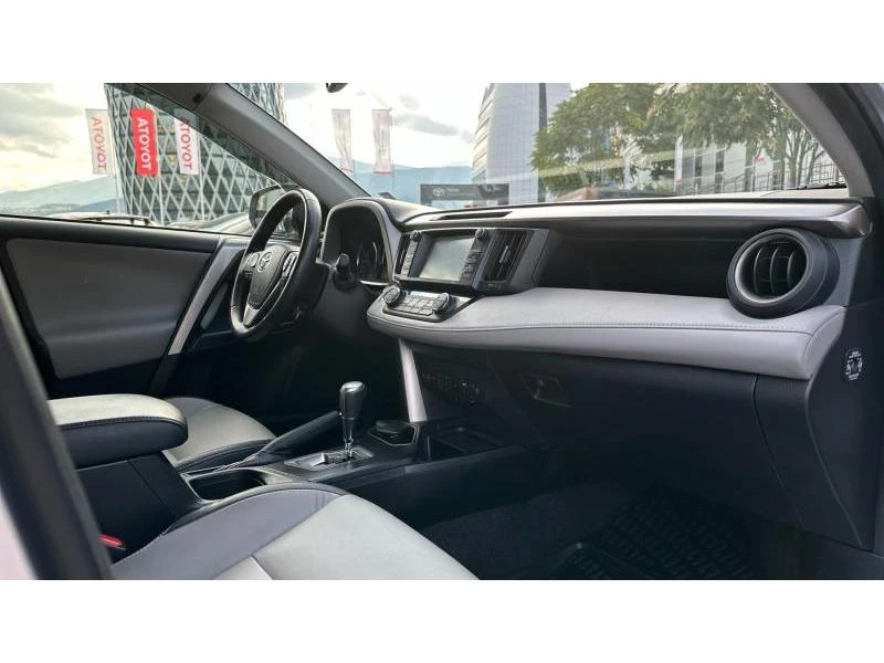 Toyota Rav4 2.5 HSD LUXURY AWD - изображение 6