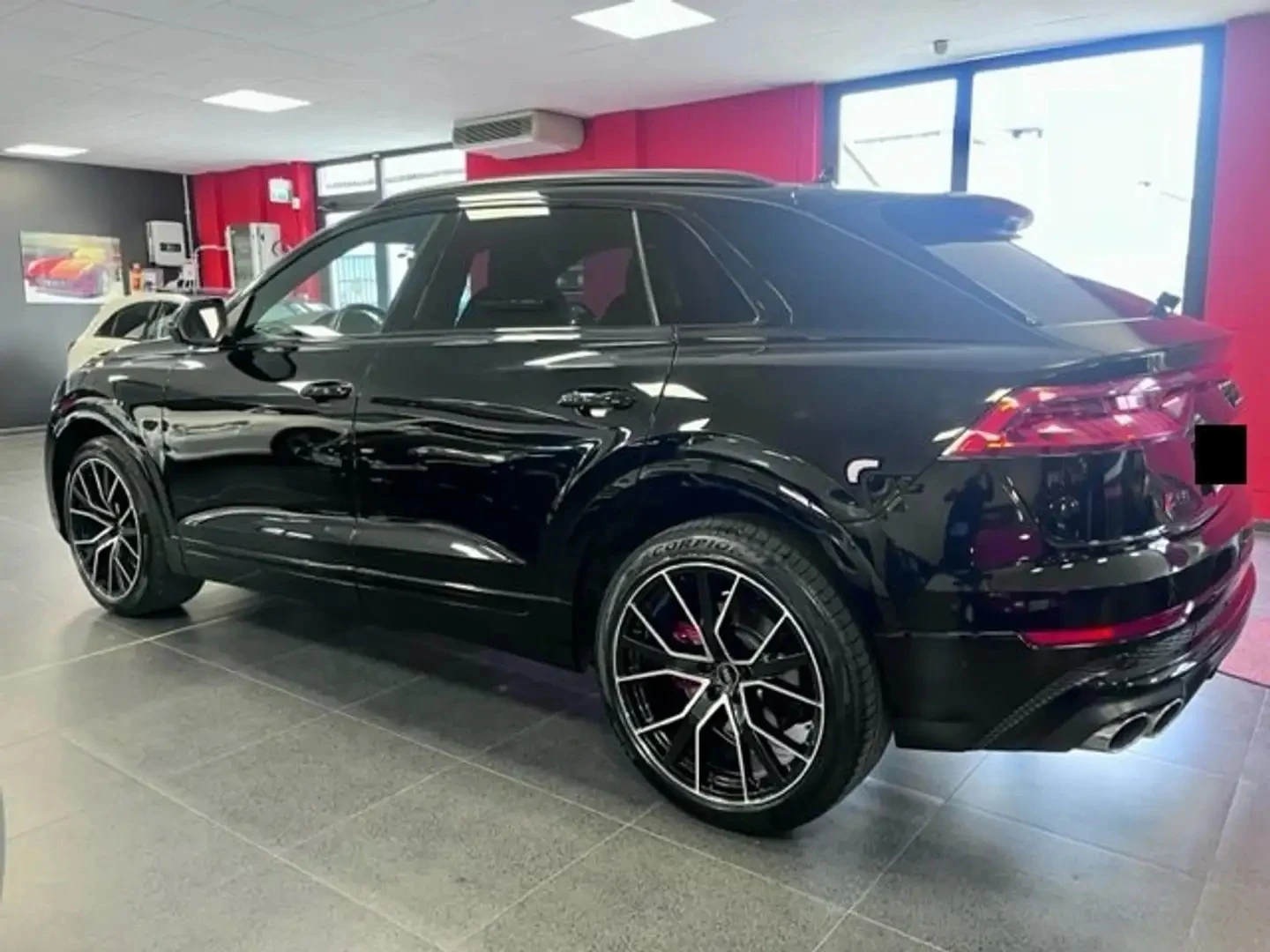 Audi SQ8 4.0 TFSI V8 Quattro - изображение 4