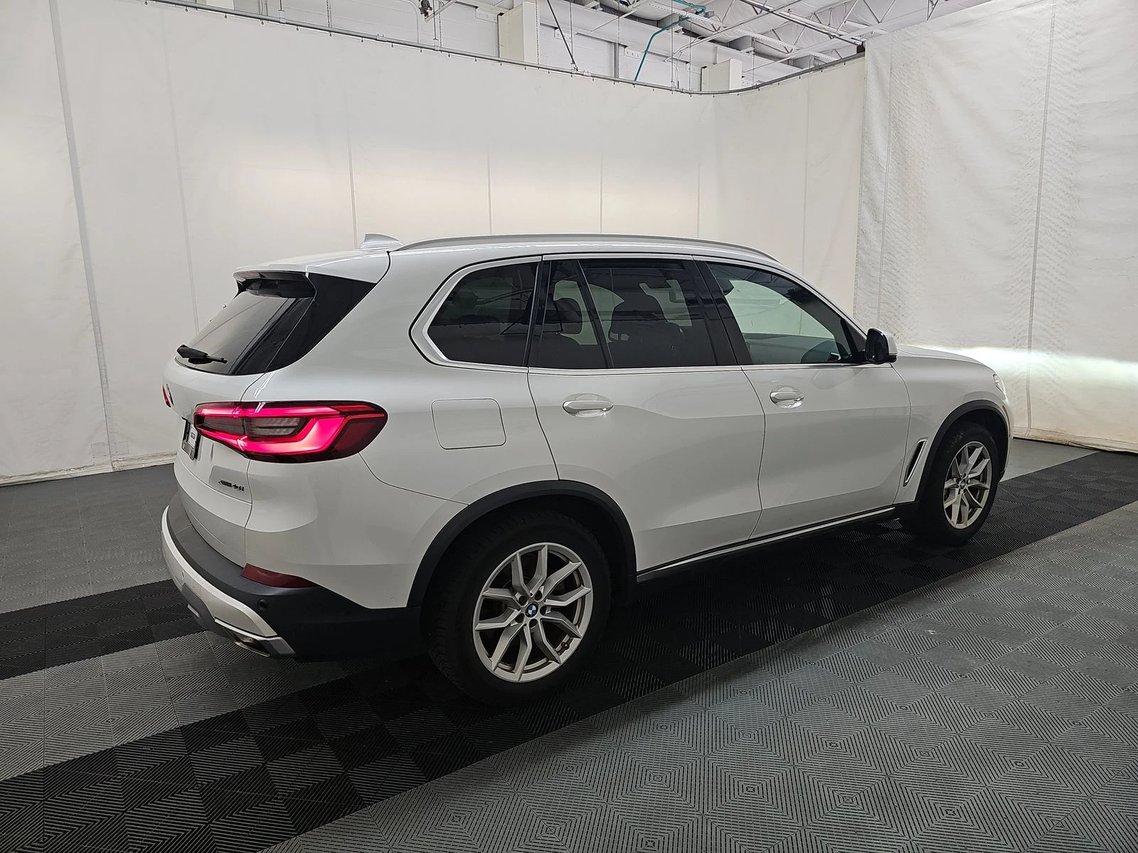 BMW X5 Mineral White Metallic | Mobile.bg   4