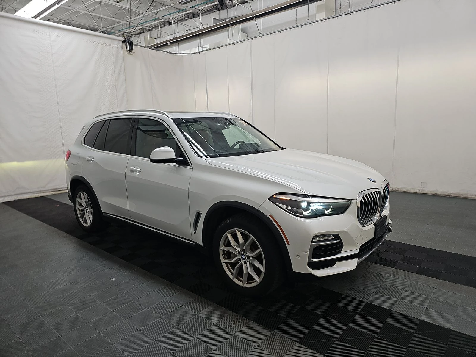BMW X5 Mineral White Metallic | Mobile.bg   2