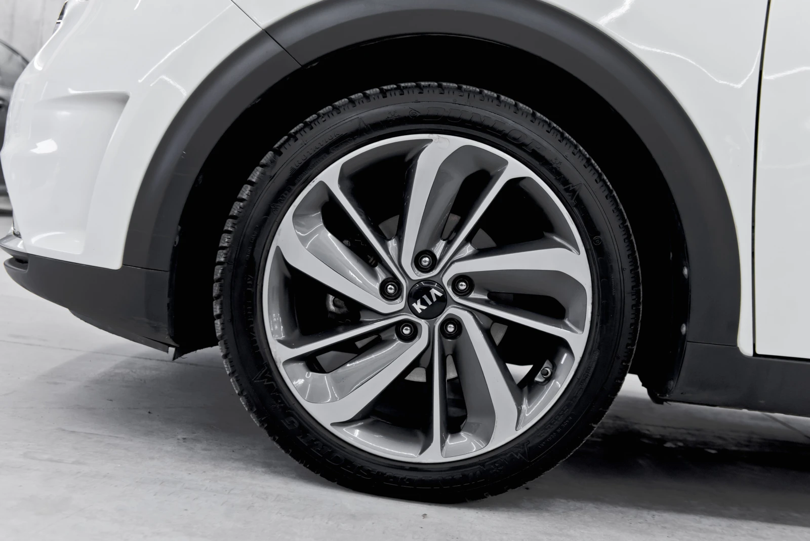 Kia Niro 1.6 Hybrid* 140кс* Дистроник* Камера, снимка 9 - Автомобили и джипове - 53867193