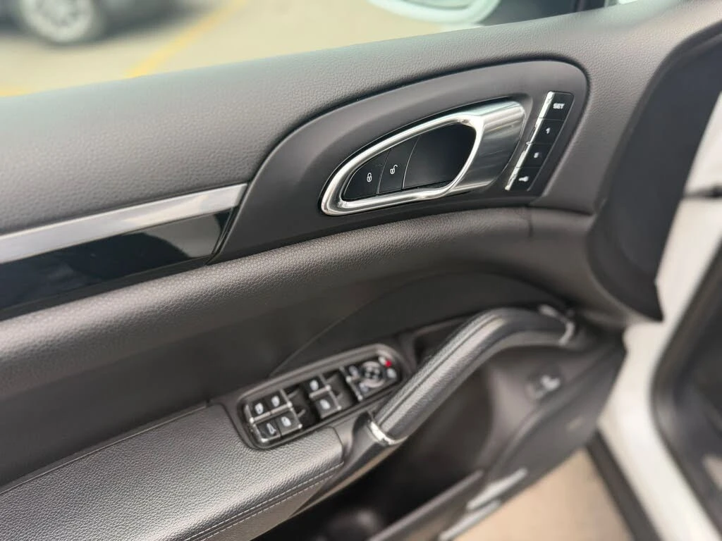 Porsche Cayenne * АвтоКредит * (ЦЕНА ДО БГ), снимка 12 - Автомобили и джипове - 53975588