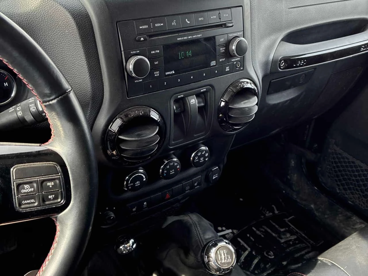 Jeep Wrangler Altitude/CARFAX/КЛИП/ПОДГРЕВ/КОЖА, снимка 8 - Автомобили и джипове - 54128902