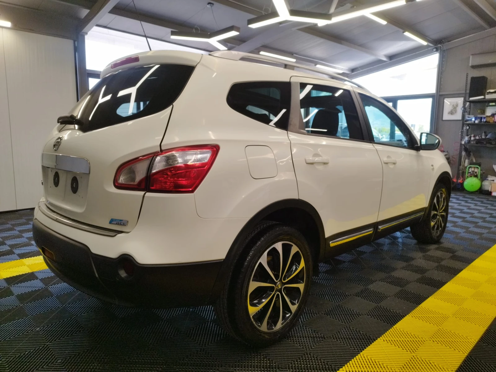 Nissan Qashqai 1.5DCI , снимка 4 - Автомобили и джипове - 54309291