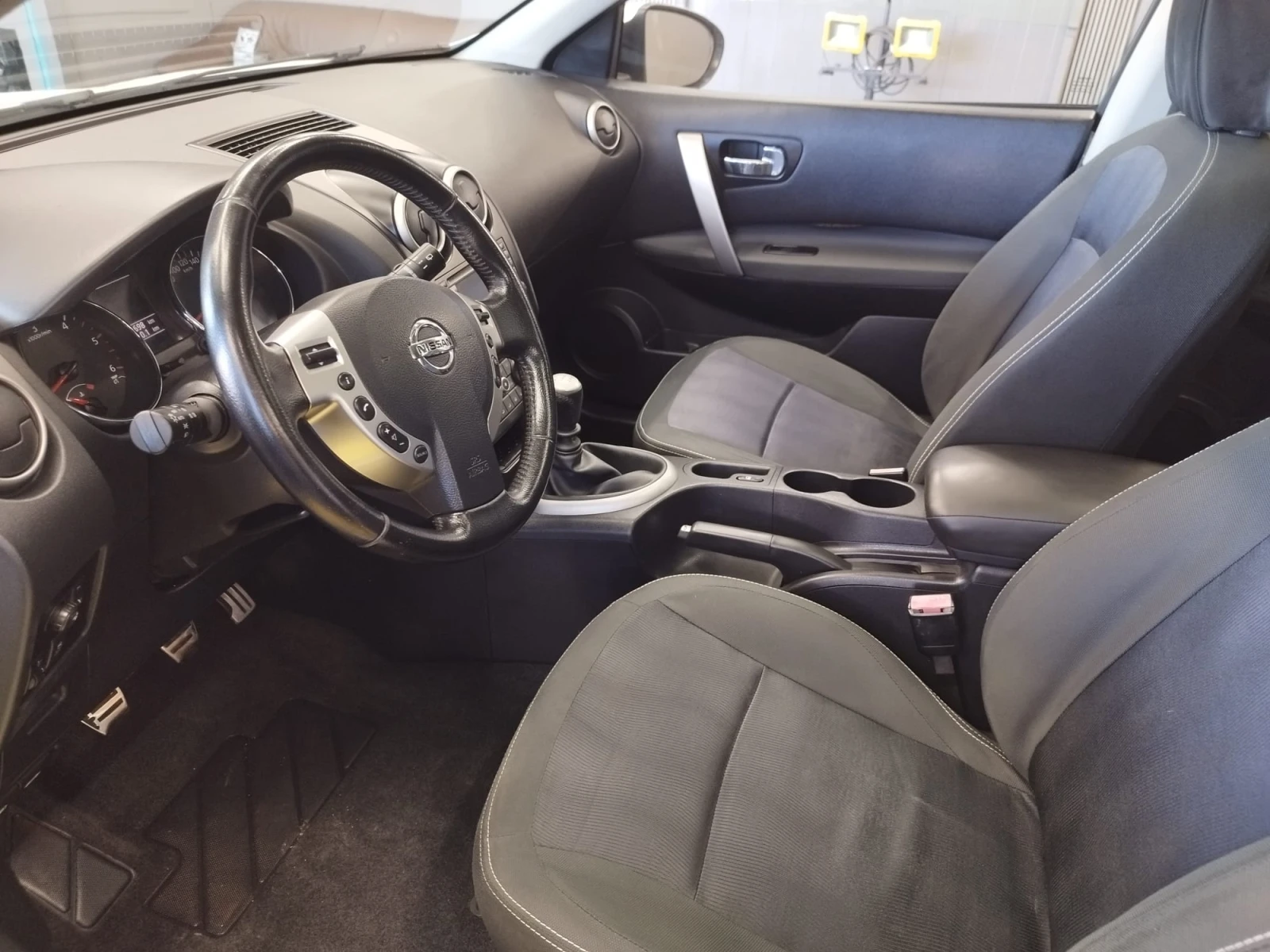 Nissan Qashqai 1.5DCI , снимка 11 - Автомобили и джипове - 54309291