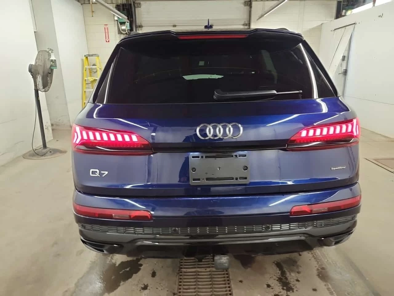 Audi Q7 55TFSI KOMFORT * Един собственик * CARFAX * От VW , снимка 4 - Автомобили и джипове - 54532838