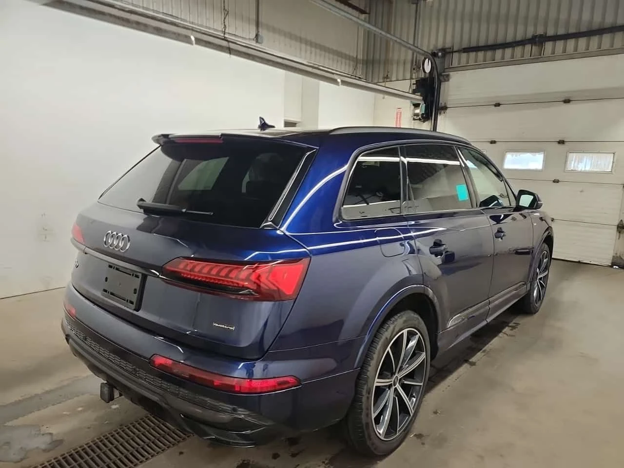 Audi Q7 55TFSI KOMFORT * Един собственик * CARFAX * От VW , снимка 3 - Автомобили и джипове - 54532838