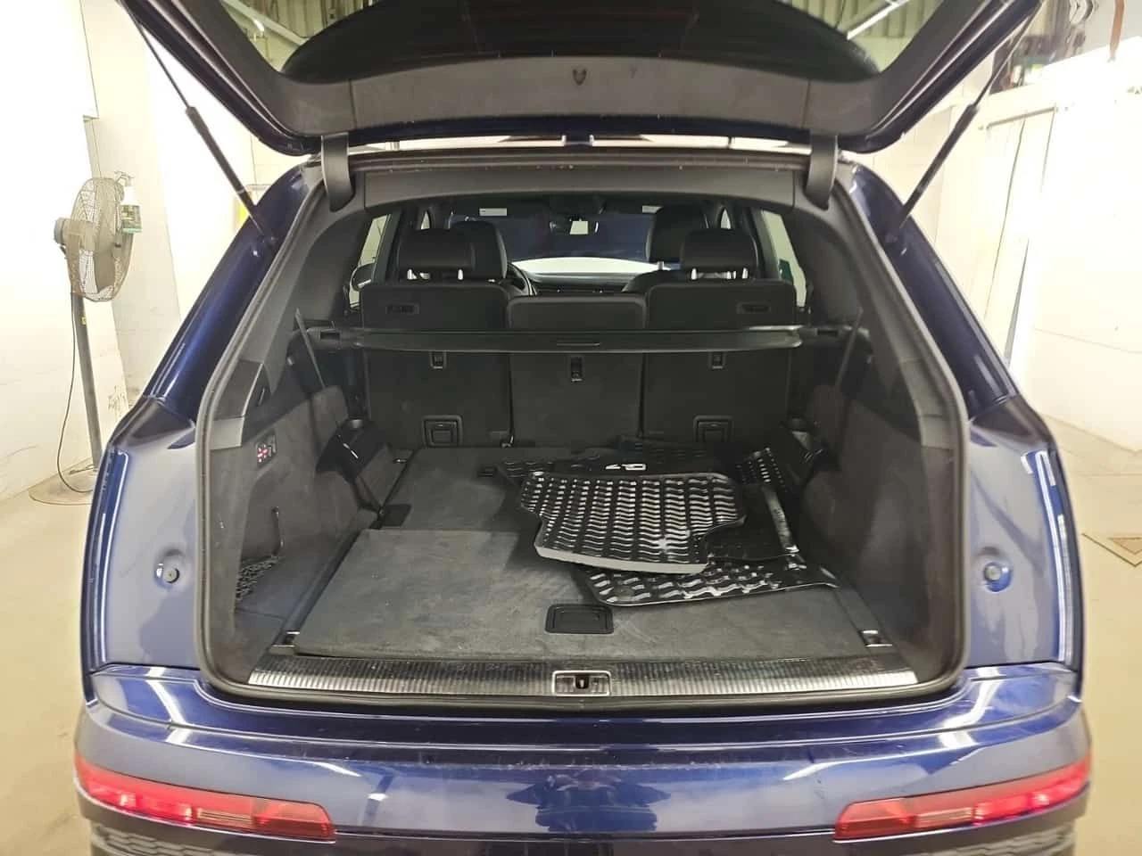 Audi Q7 55TFSI KOMFORT * Един собственик * CARFAX * От VW , снимка 13 - Автомобили и джипове - 54532838