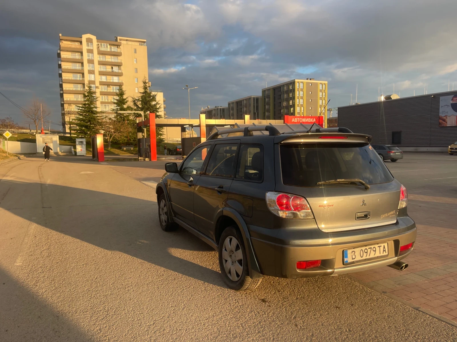 Mitsubishi Outlander, снимка 2 - Автомобили и джипове - 54660511