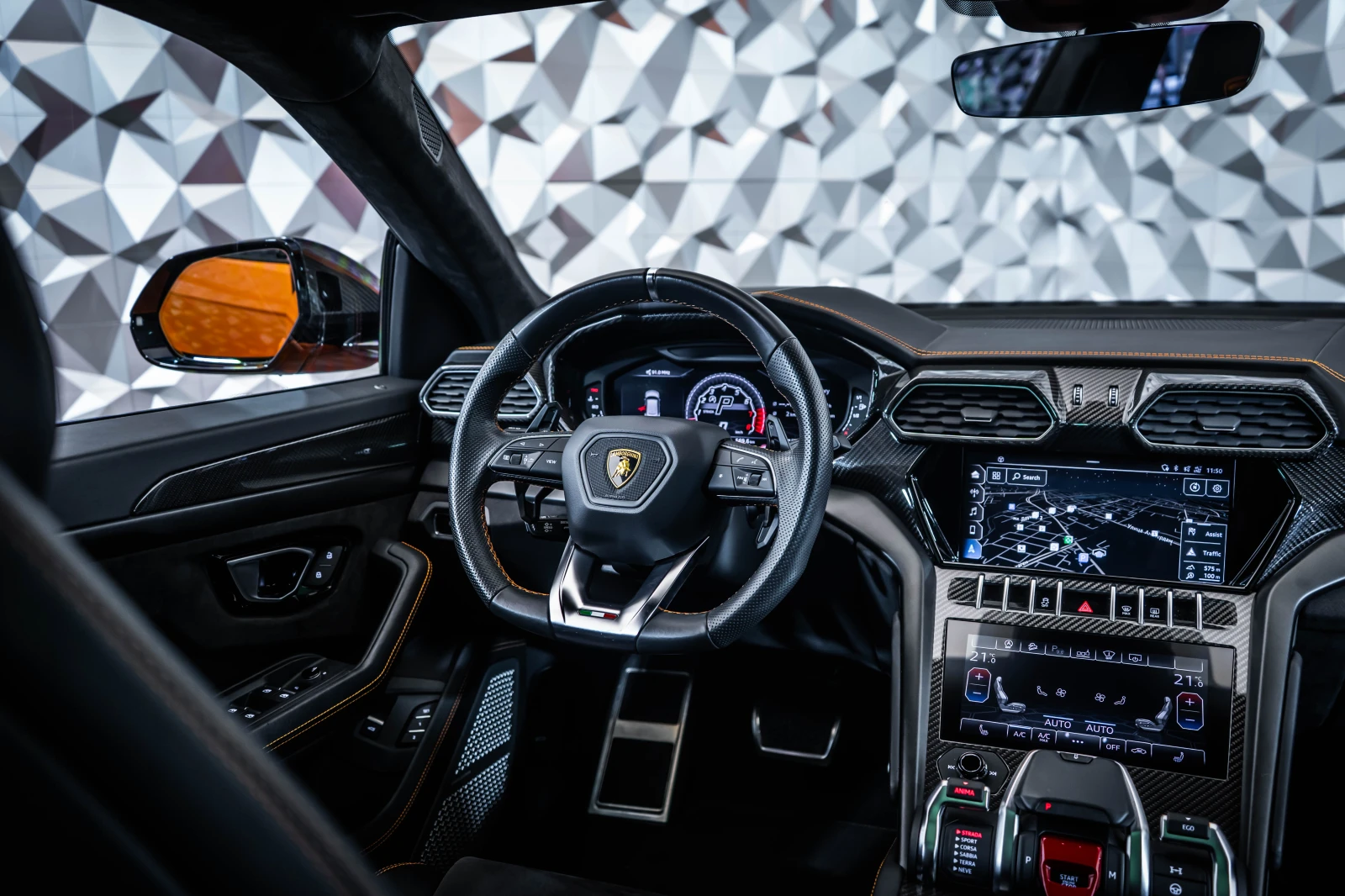 Lamborghini Urus Arancio Borealis* B&O* 360, снимка 10 - Автомобили и джипове - 54737799