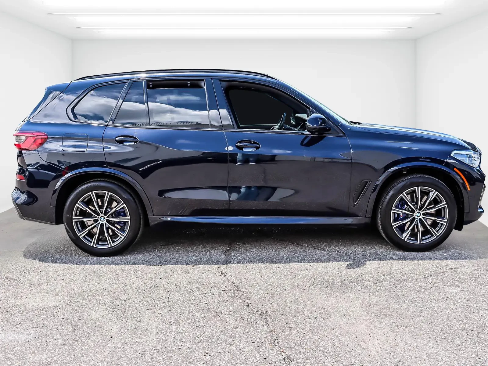 BMW X5 M SPORT/ОБДУХ/ HEAD-U /360CAM/H&K/CRYSTAL SHIFTER, снимка 3 - Автомобили и джипове - 55078053