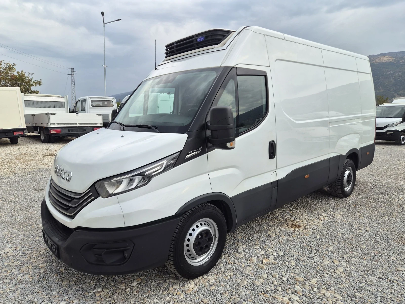 Iveco Daily 35-160 * Хладилен* Падащ борд* Автомат* Нави